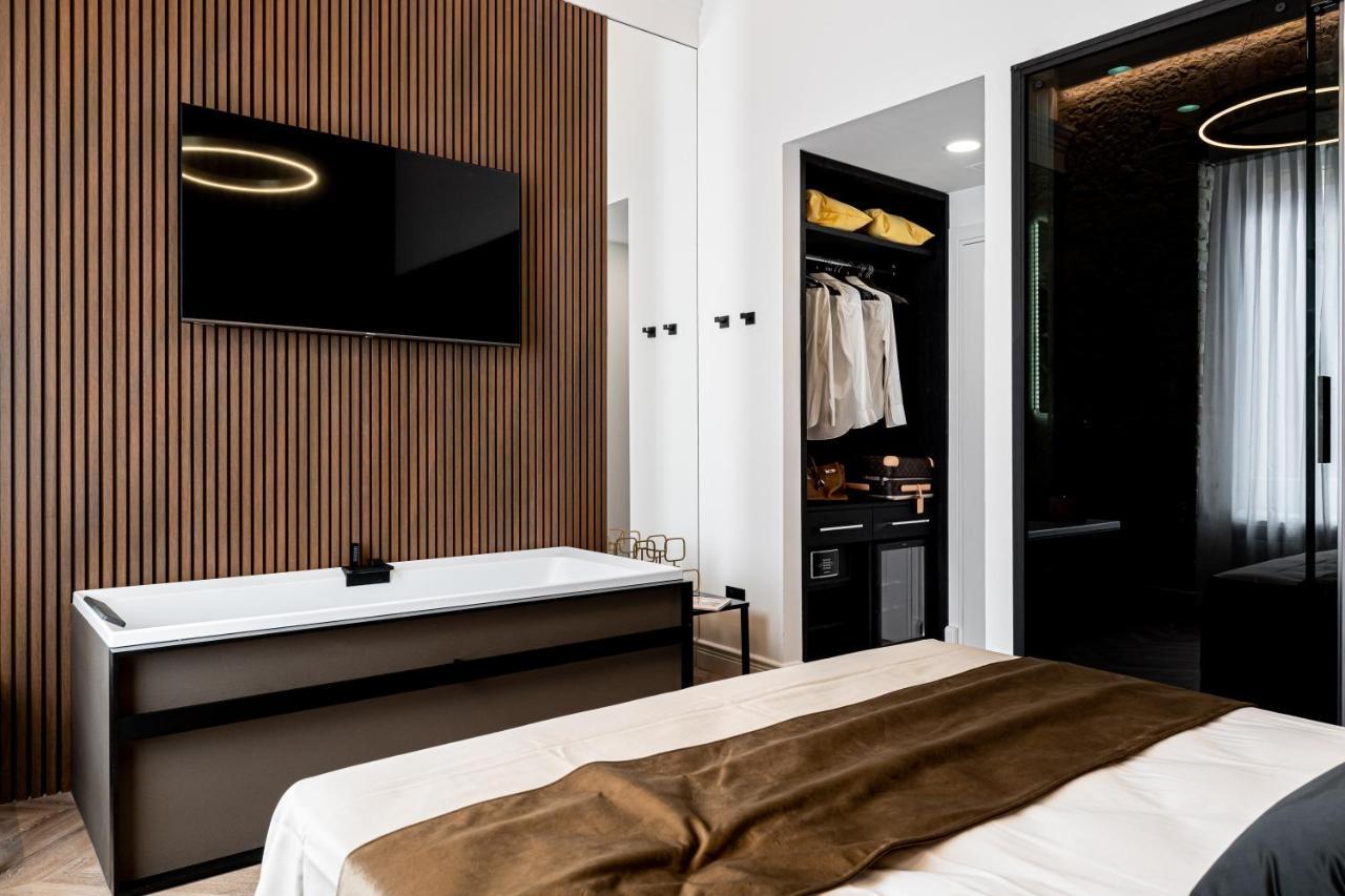 Nero Luxury Suites 칼리아리 외부 사진