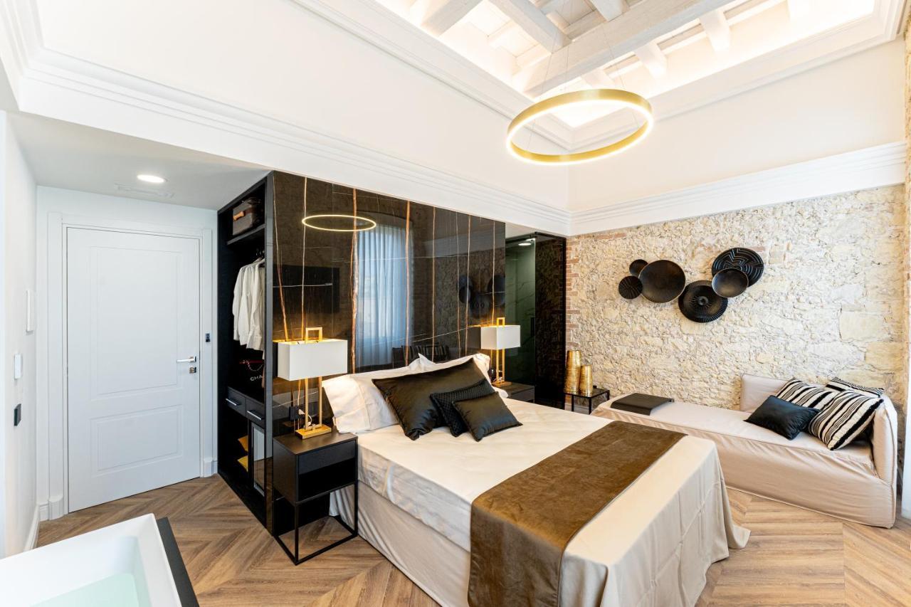 Nero Luxury Suites 칼리아리 외부 사진